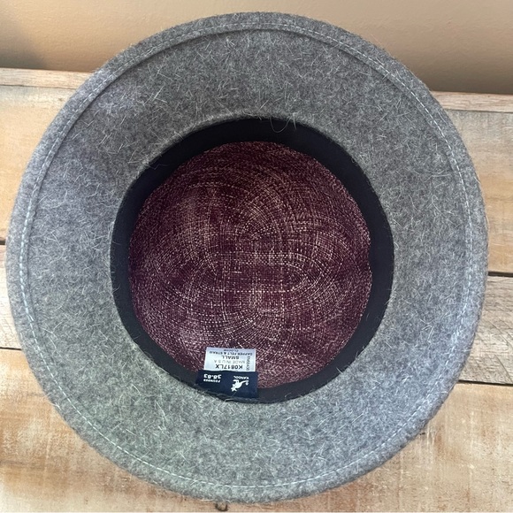 Kangol Dapper Felt & Straw Cloche Hat - Picture 6 of 10